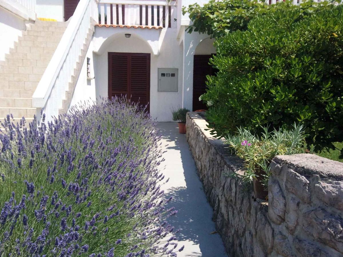 Apartments in Njivice/Insel Krk 34038 Exterior foto