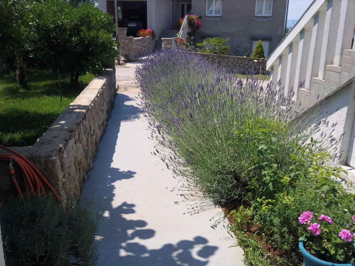 Apartments in Njivice/Insel Krk 34038 Exterior foto