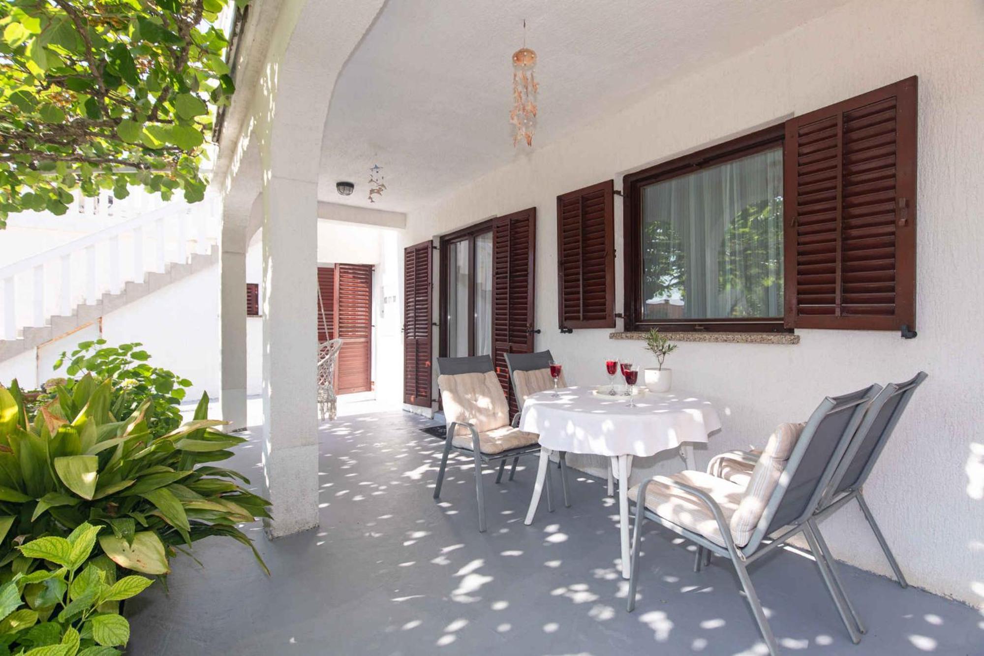 Apartments in Njivice/Insel Krk 34038 Exterior foto